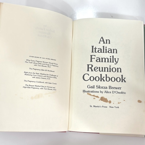 An Italian Family Reunion Cookbook by Gail Sforza Brewer Signed & Inscribed - Picture 1 of 8